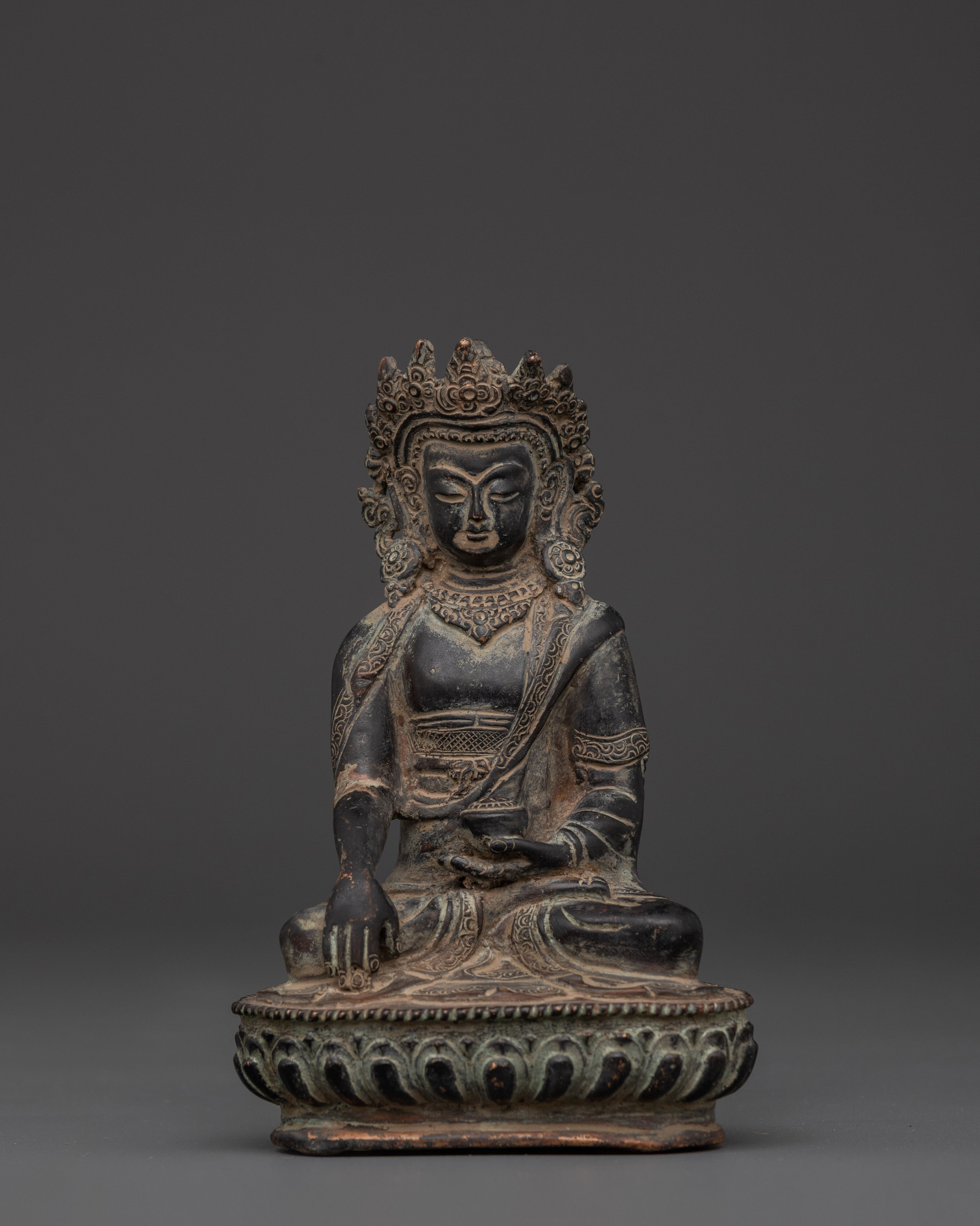 crown-shakyamuni-buddha-copper-statue