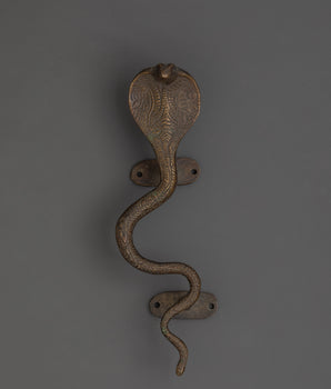 snake-door-handle-for-protection