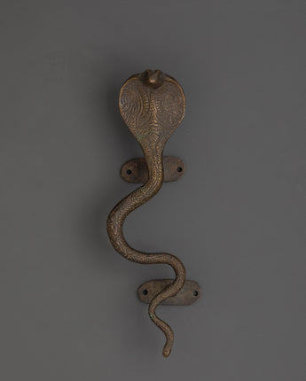 snake-door-handle-for-protection