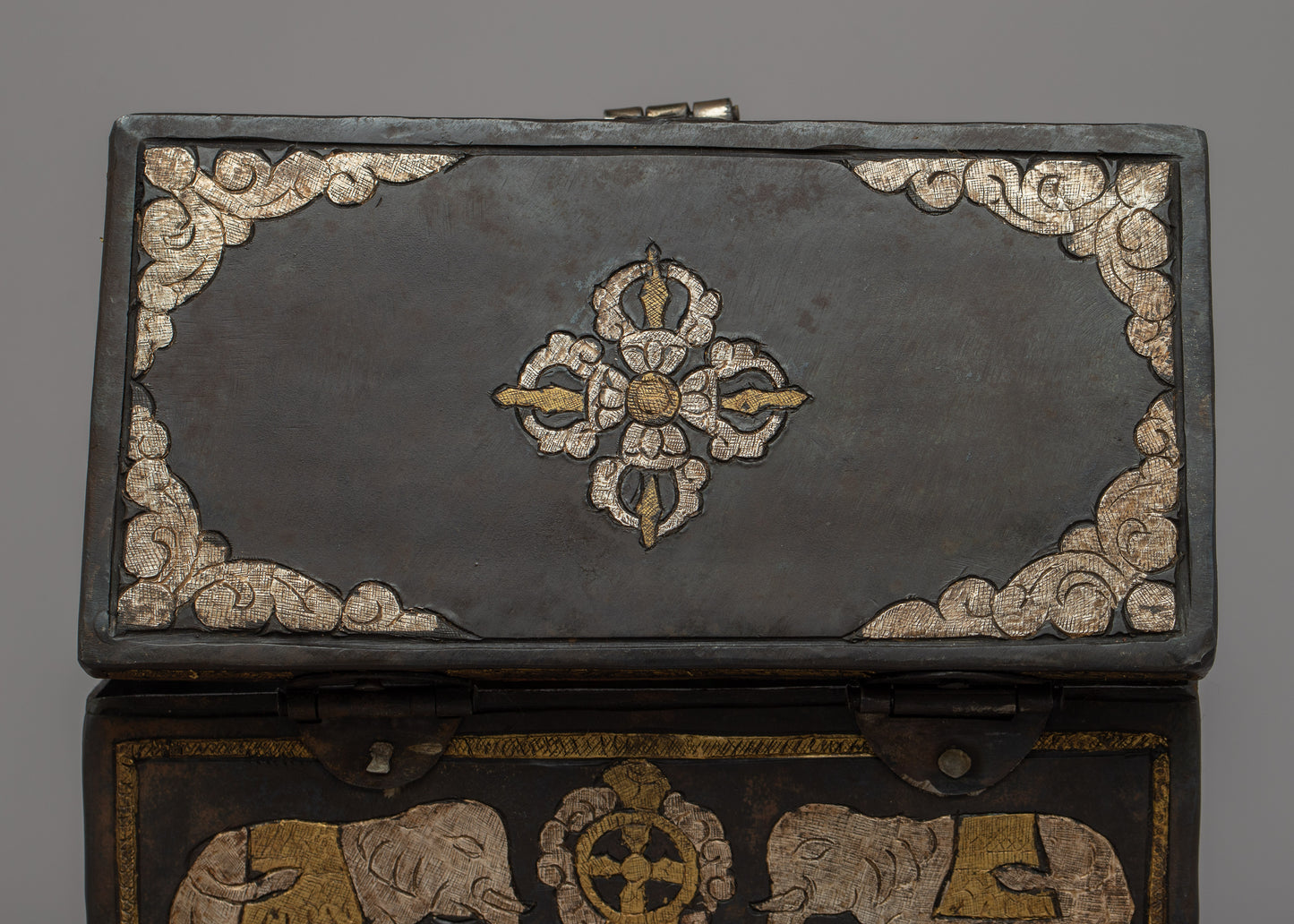 Iron Treasure Box | Ideal for Storing Treasures and Memories