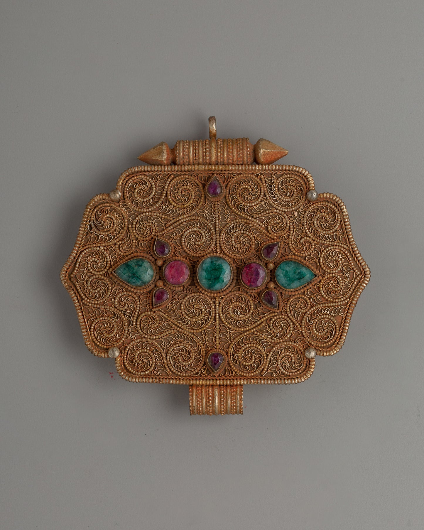 ghau-box-with-filigree-work