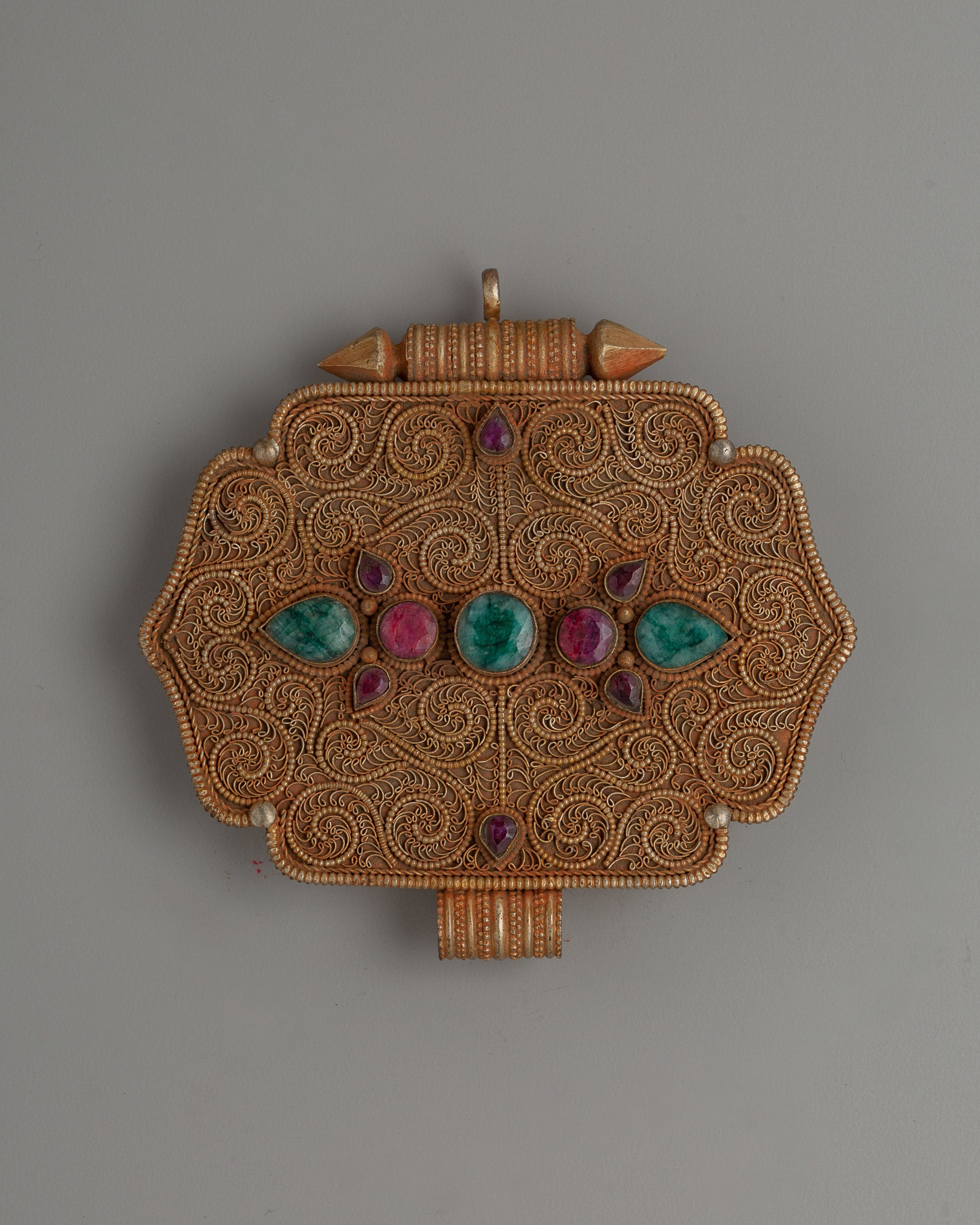 ghau-box-with-filigree-work