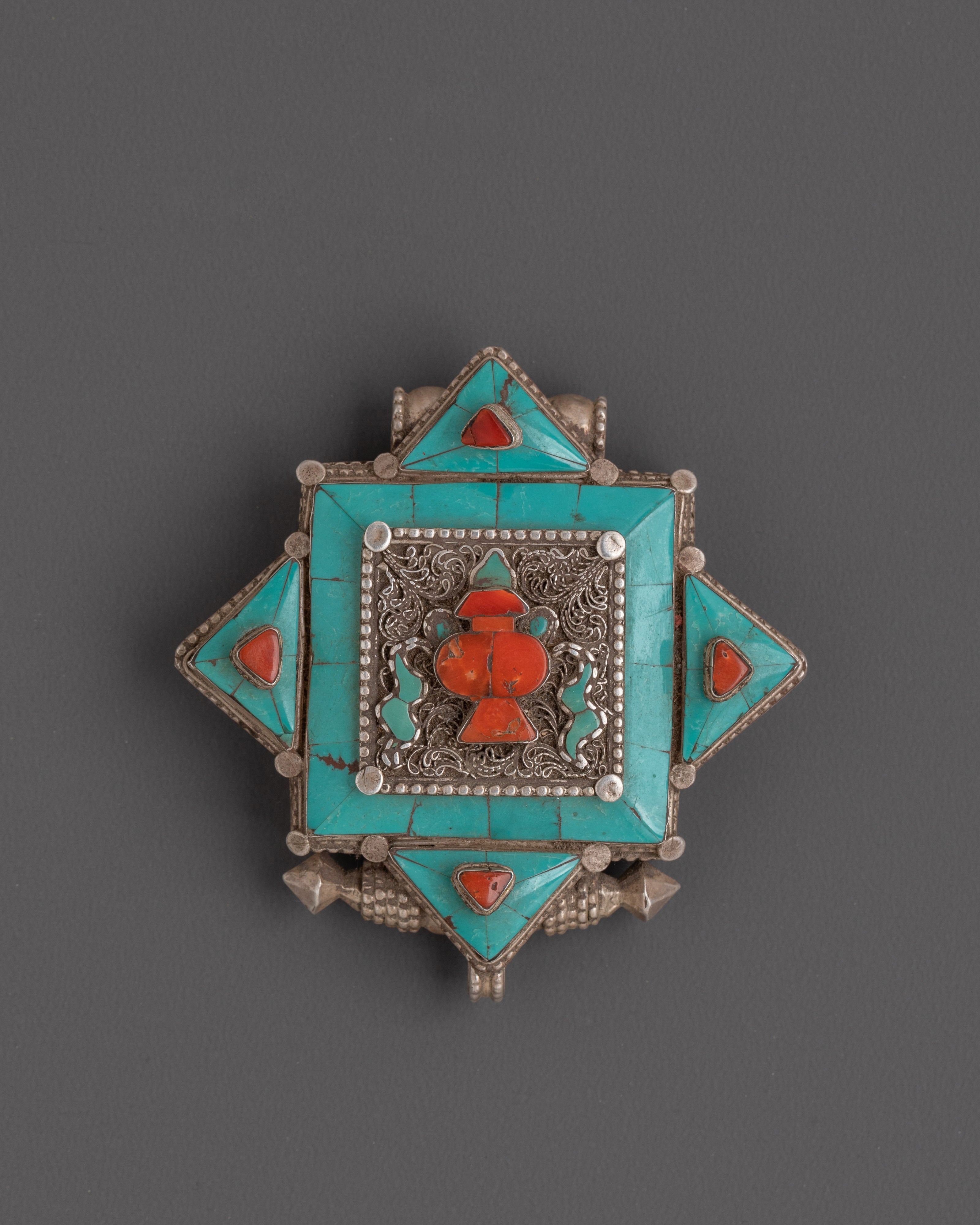 ghau-box-locket-with-turquoise-stone