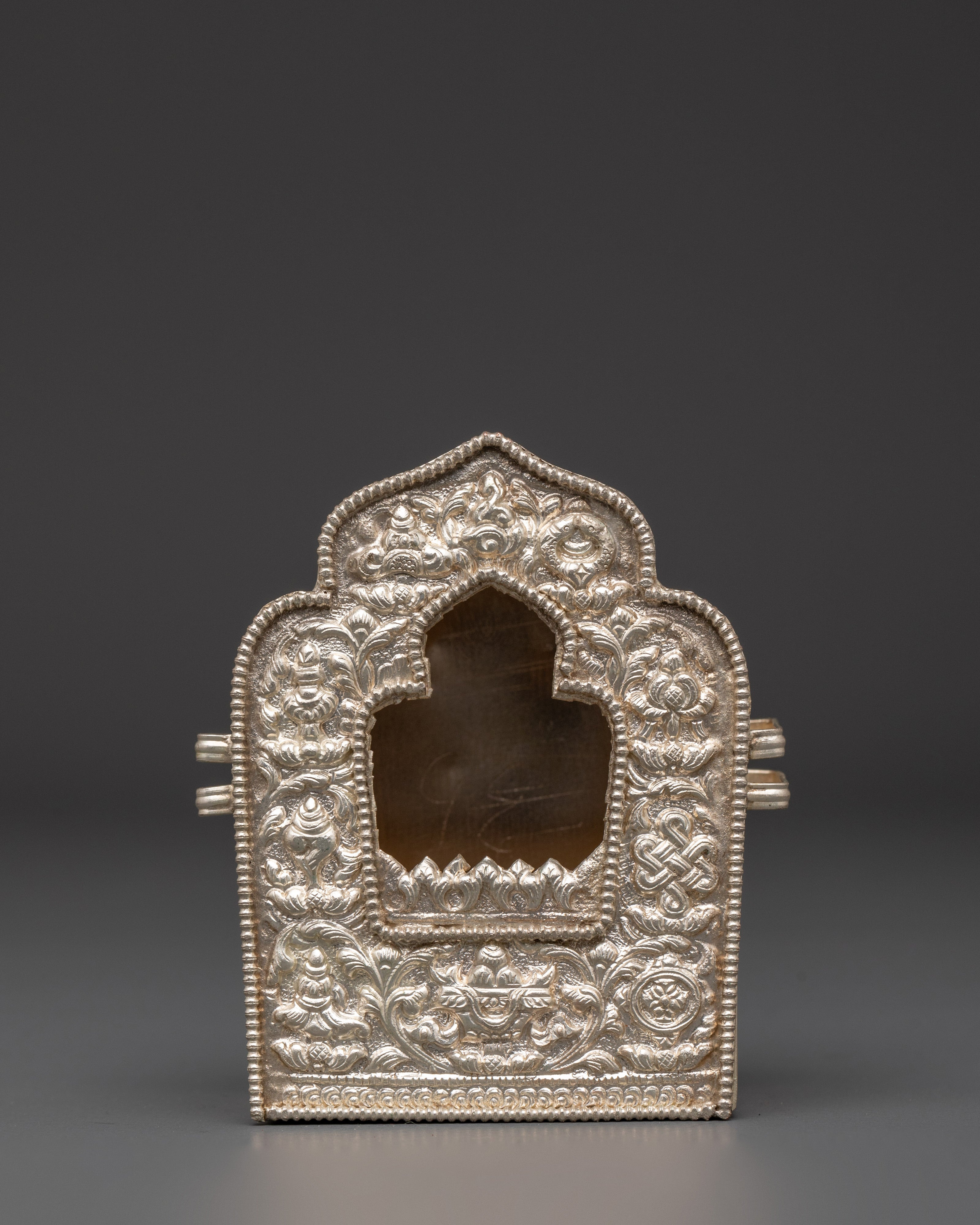 tibetan-sacred-ritual-ghau-box