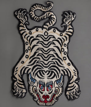 white-black-knotted-tiger-rug