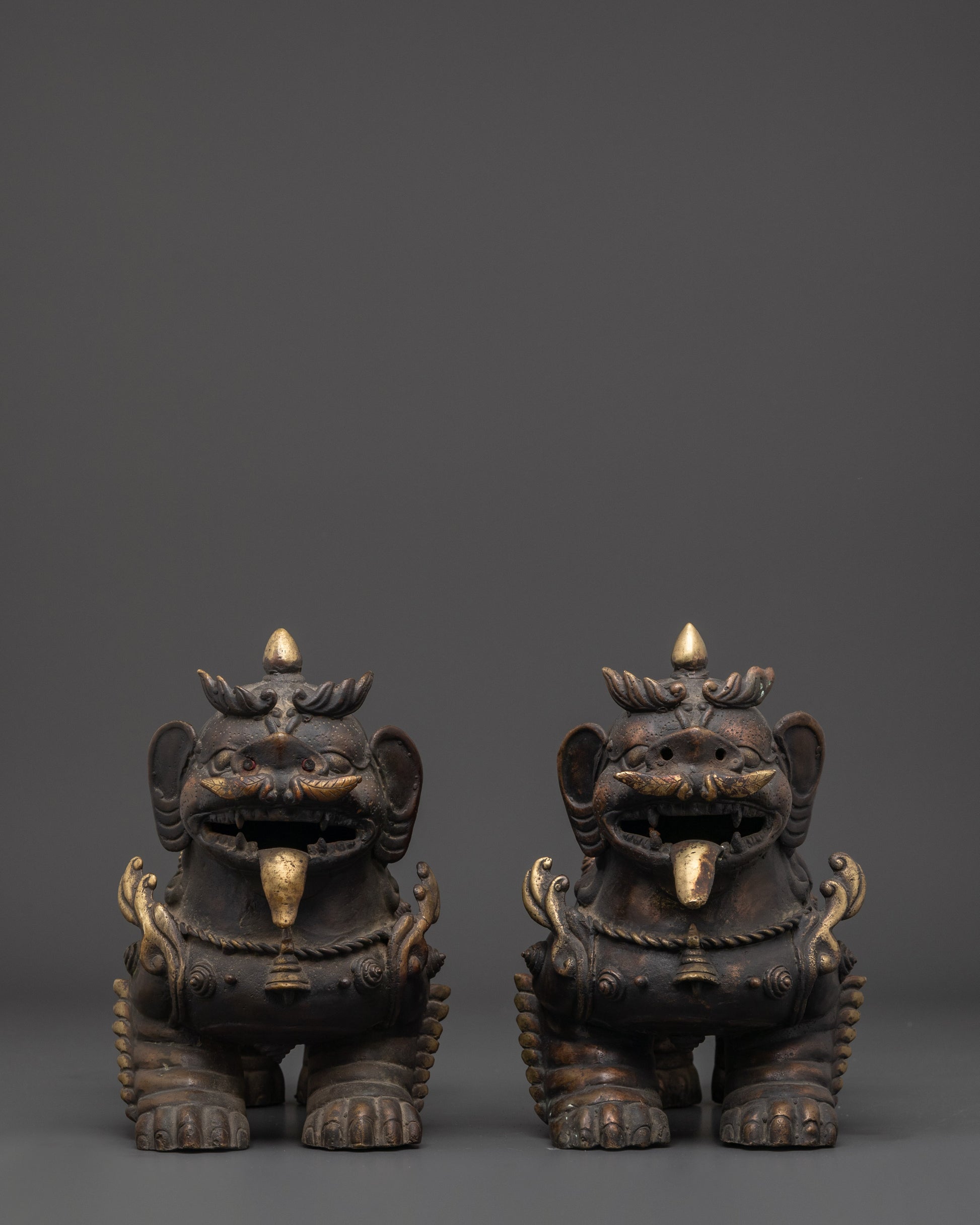 Himalayan Guardian Lion Sculptures Set