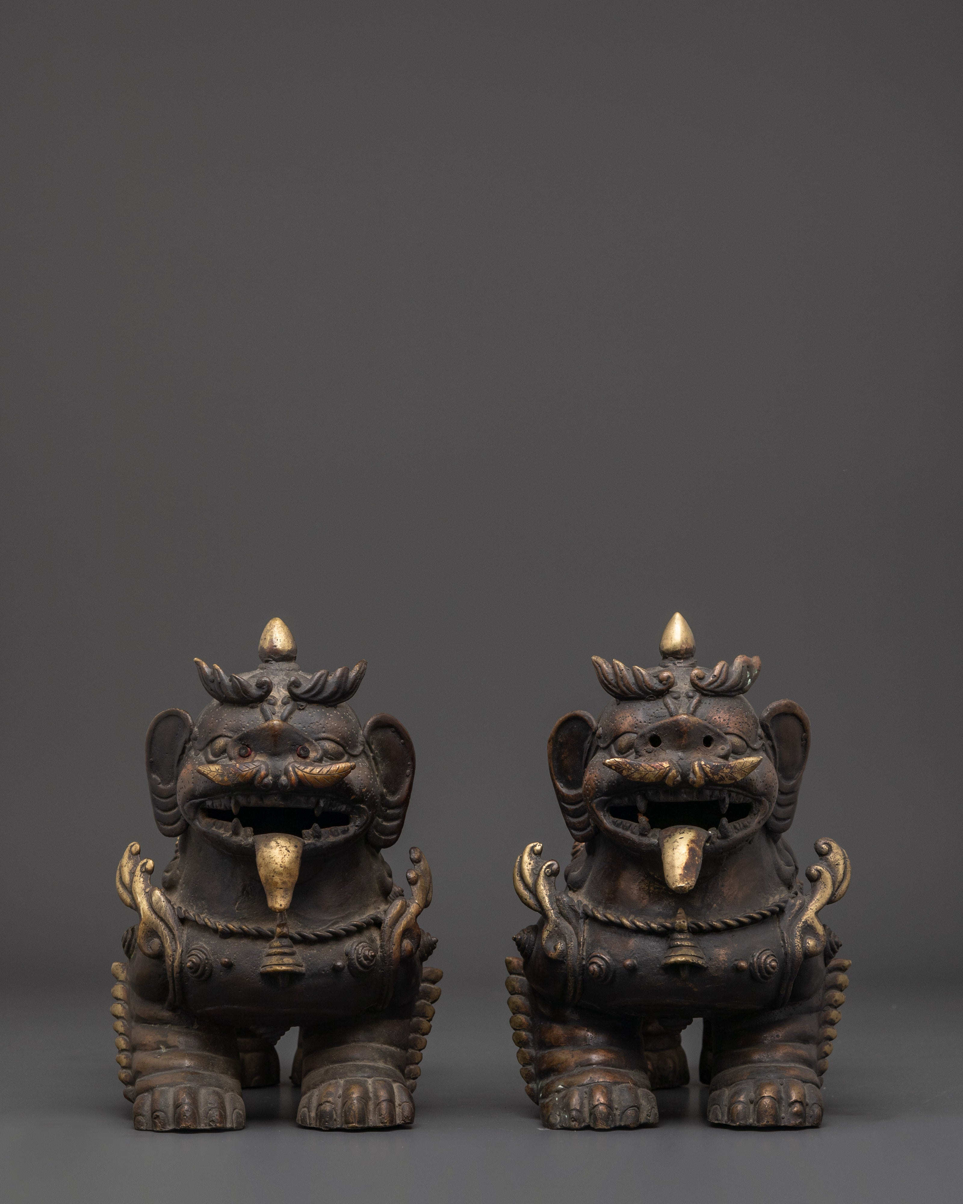 Himalayan Guardian Lion Sculptures Set