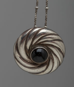 Circle Black Onyx Pendent Locket