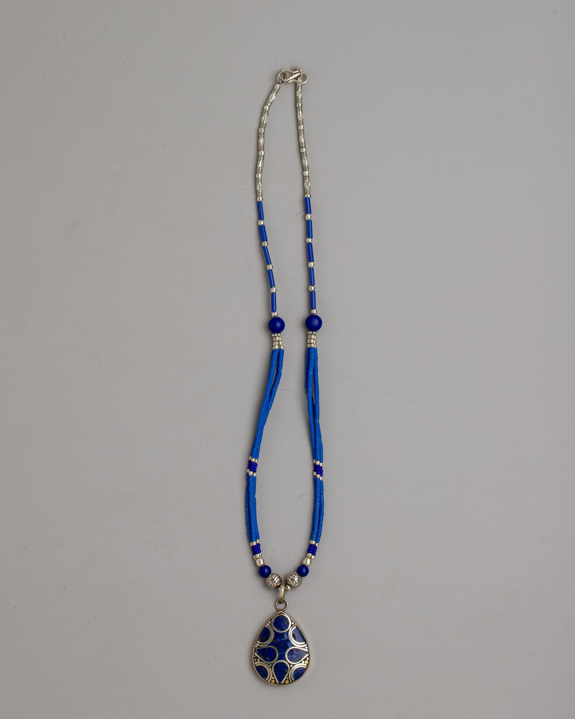 Necklace in White Metal
