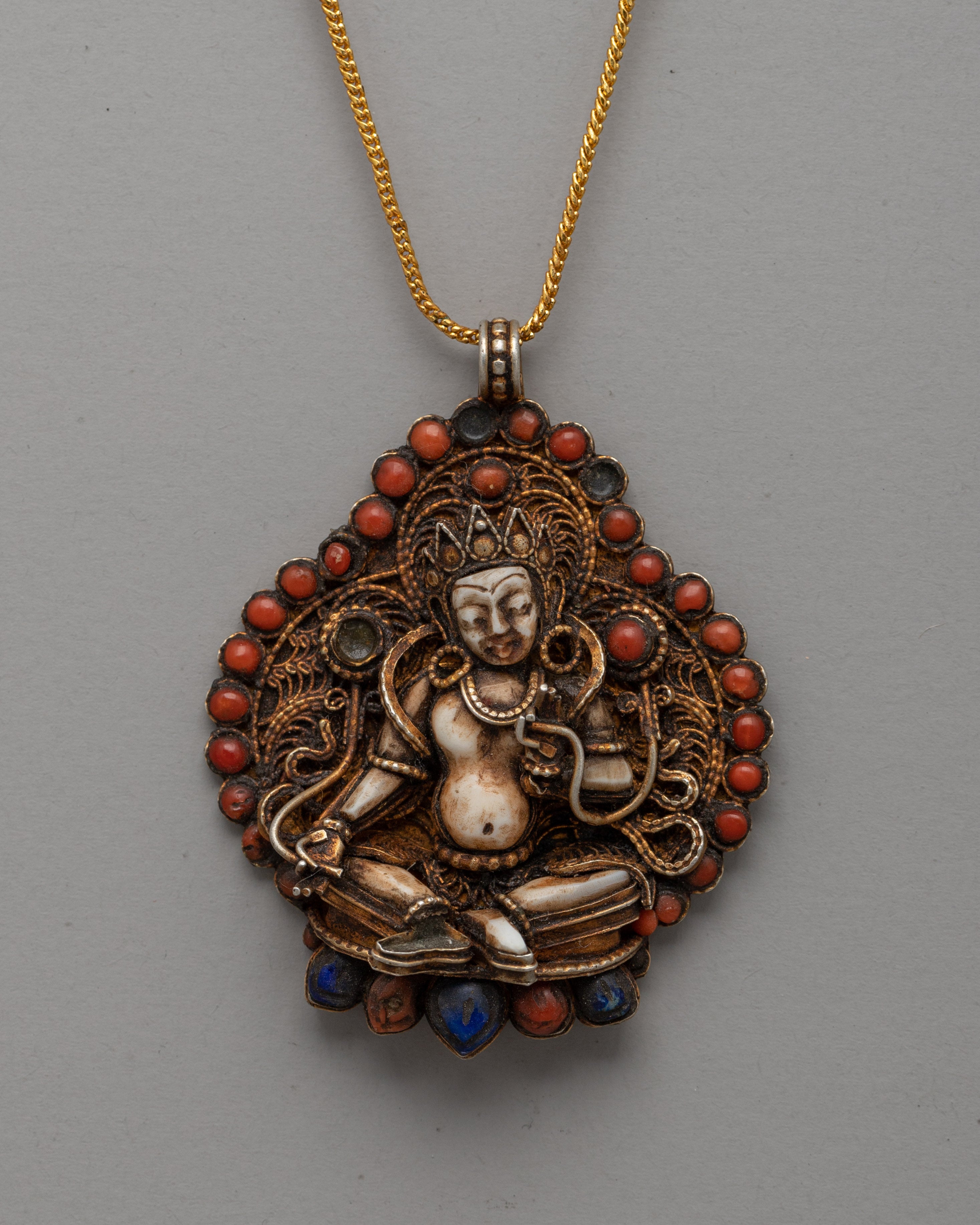 Gold-Plated Copper Locket | White Conch and Turquoise Stones – Evamratna