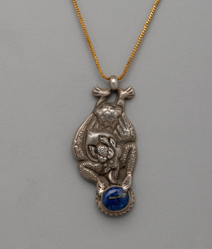 locket-with-lapis-lazuli