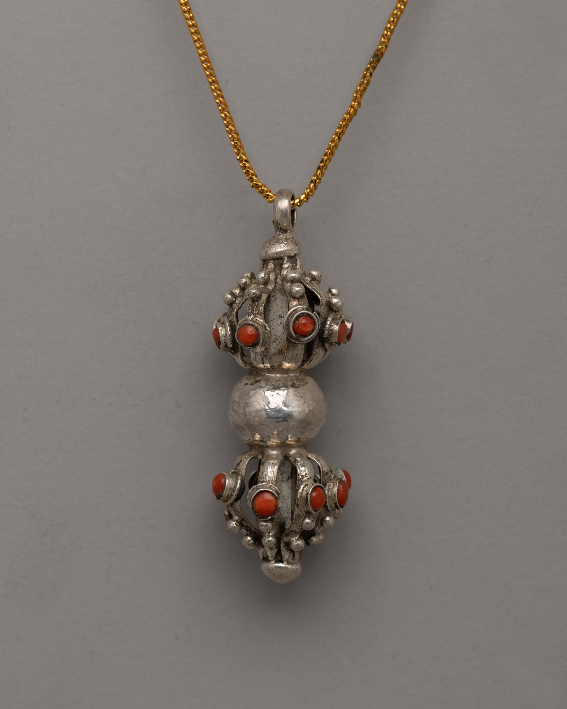 vajra-symbol-locket