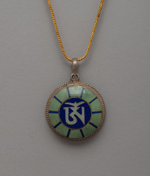 Om Locket
