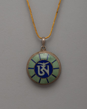 Om Locket