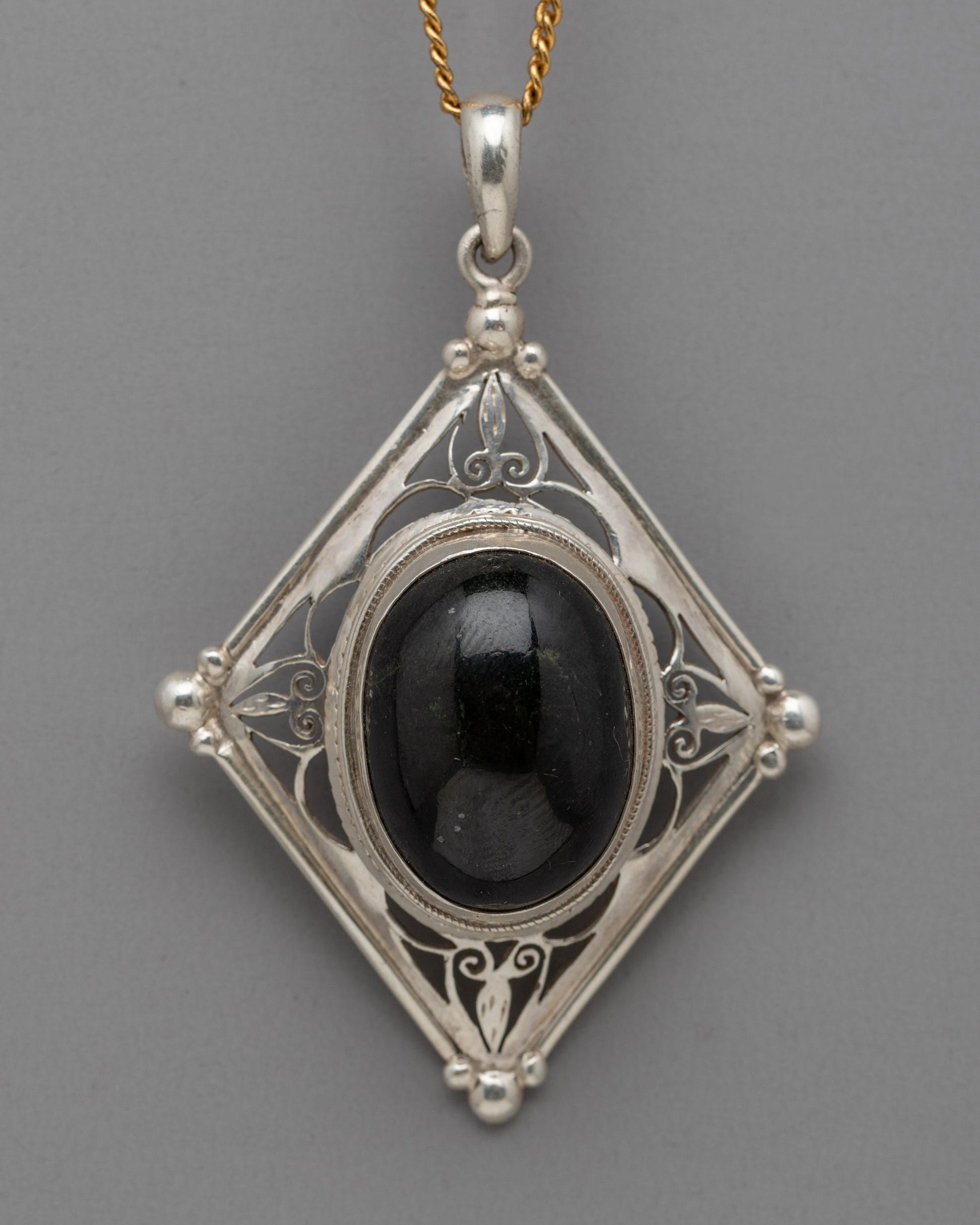 Silver Onyx Oval Locket