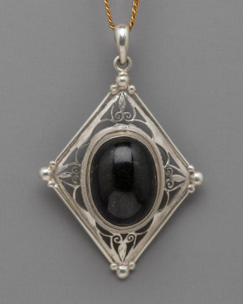 Silver Onyx Oval Locket
