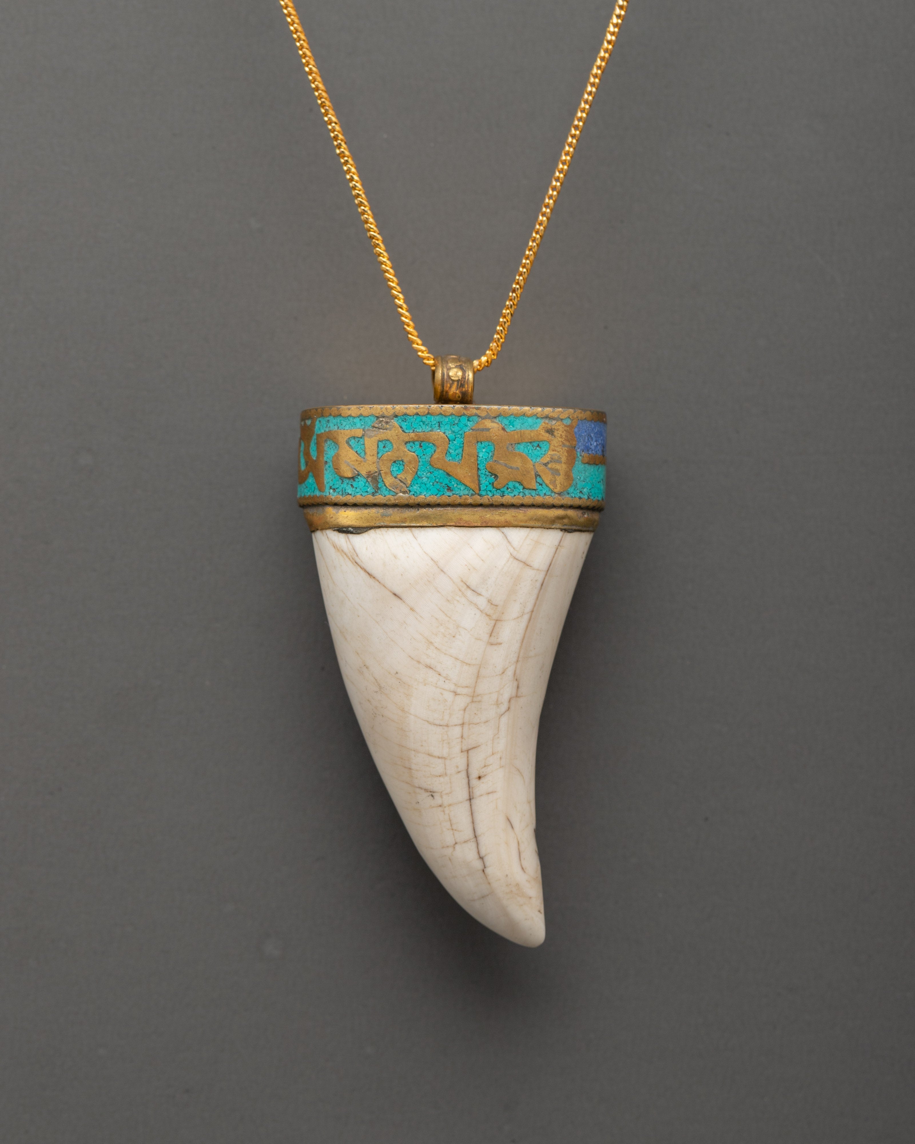 gold-plated-conch-shell-locket