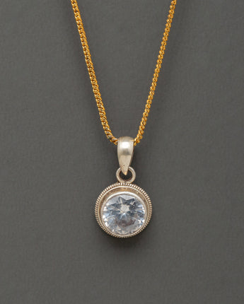 locket-with-artificial-stone