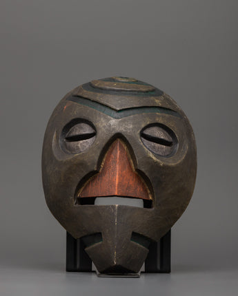 traditionally-carved-tribal-mask