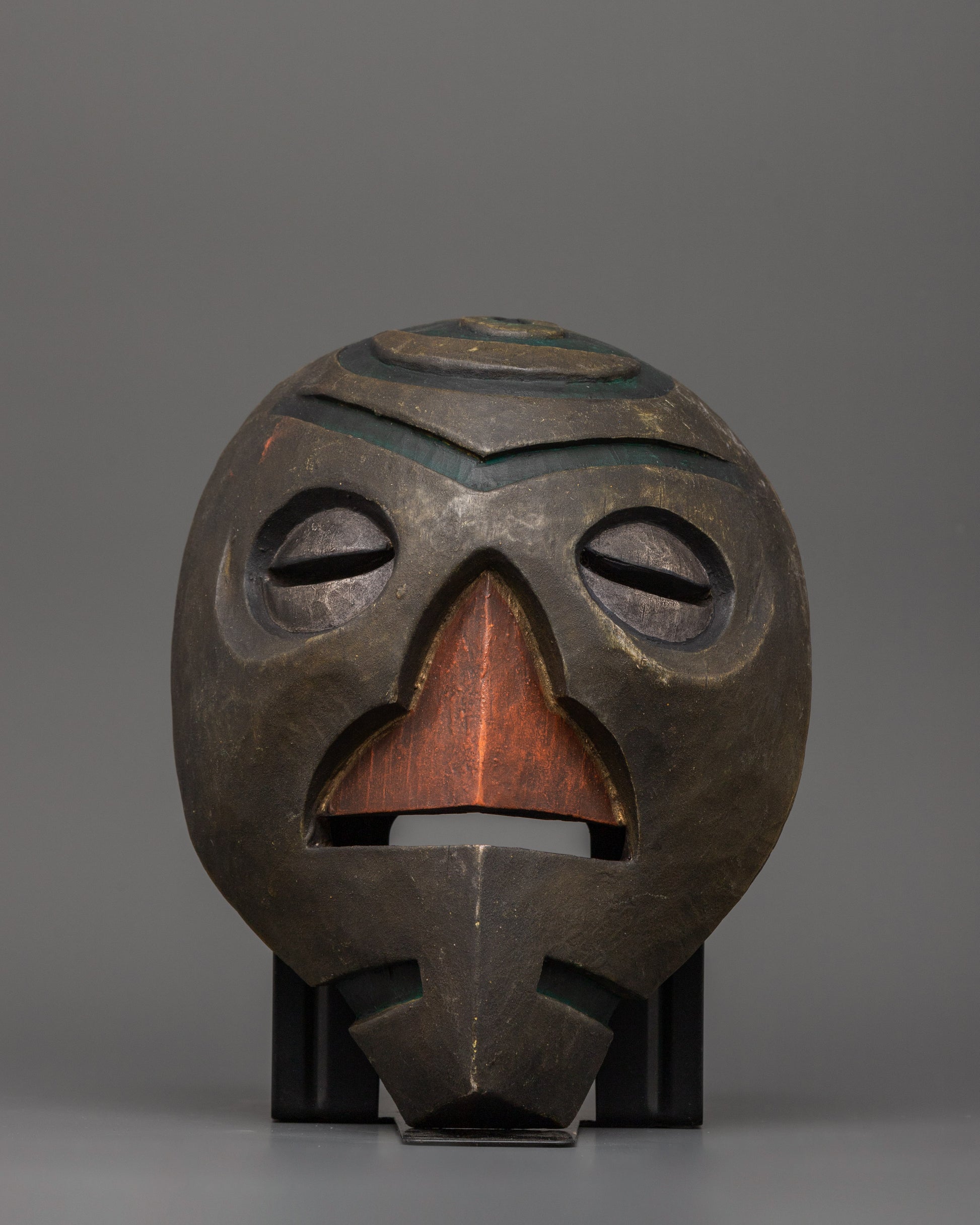 traditionally-carved-tribal-mask