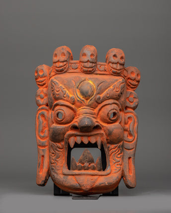 mask-with-sharp-teeth