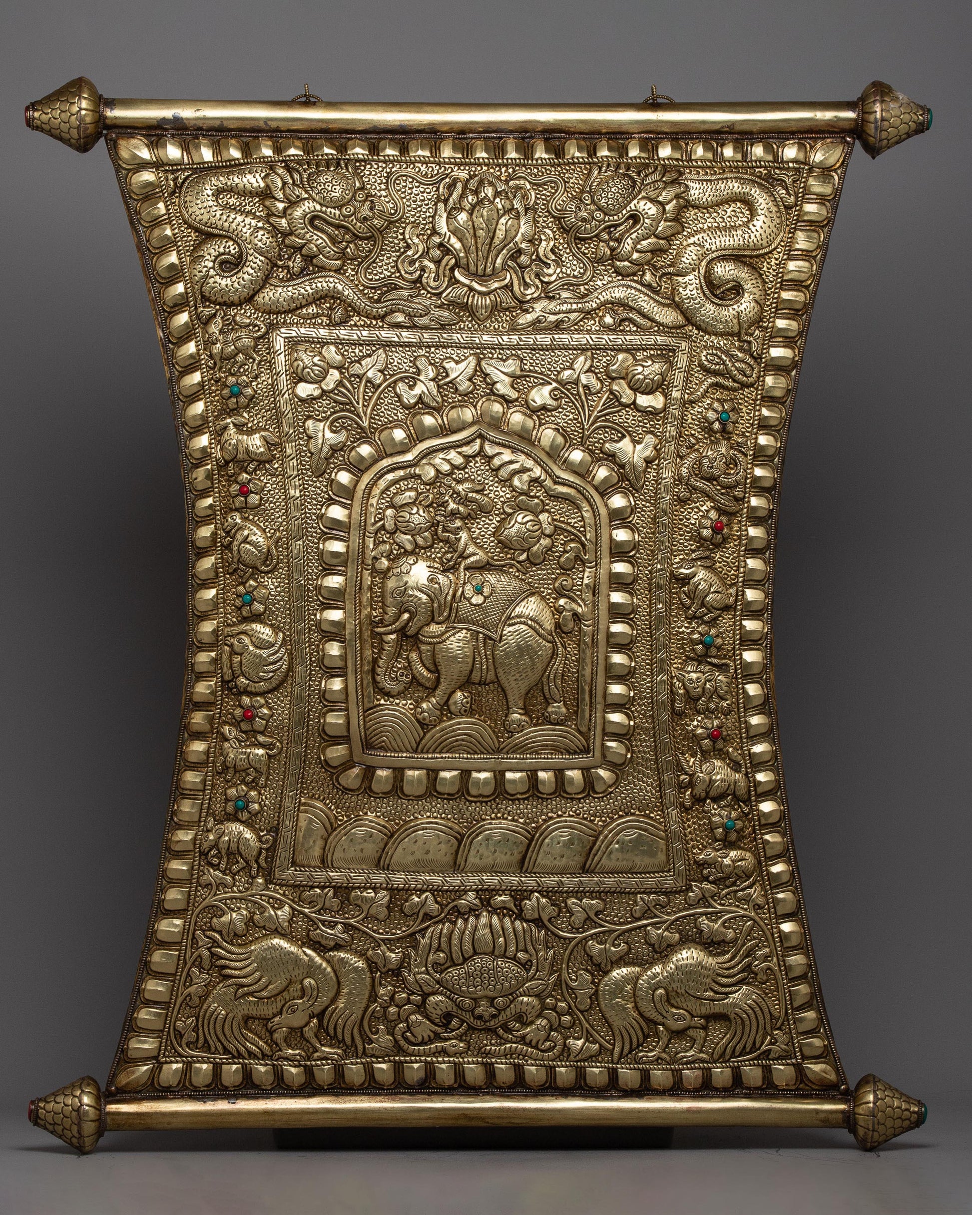 The Four Harmonious Friends(mthun-po spun-bzhi, Skt. Catvari anukulabhratr)