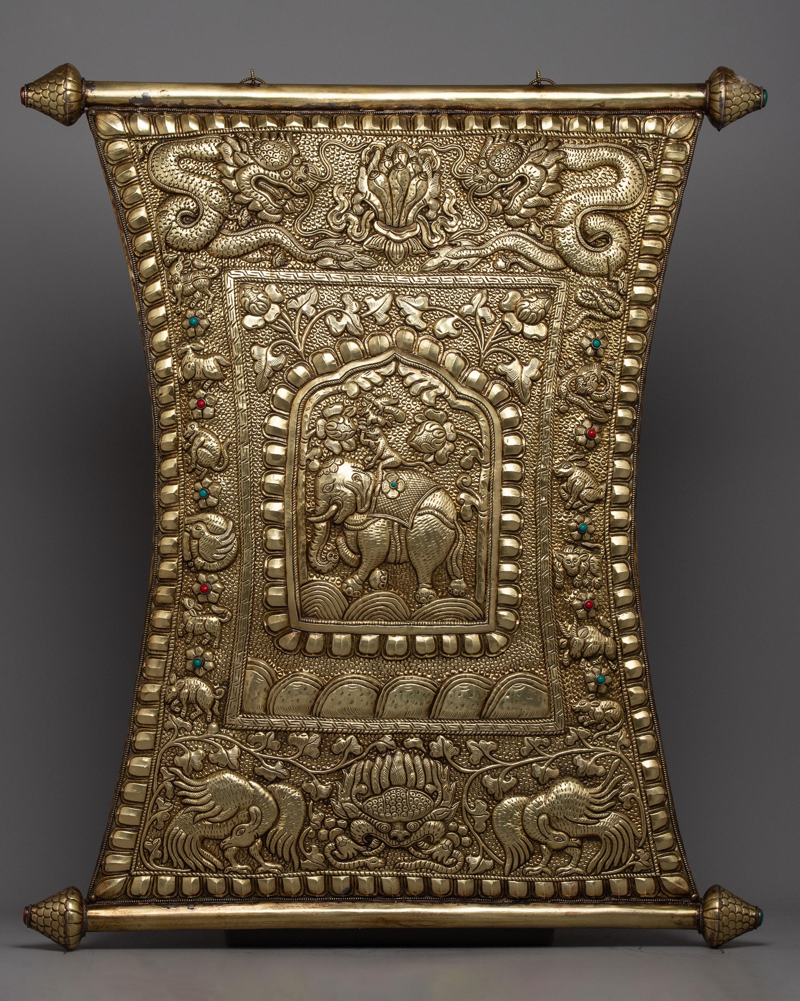 The Four Harmonious Friends(mthun-po spun-bzhi, Skt. Catvari anukulabhratr)