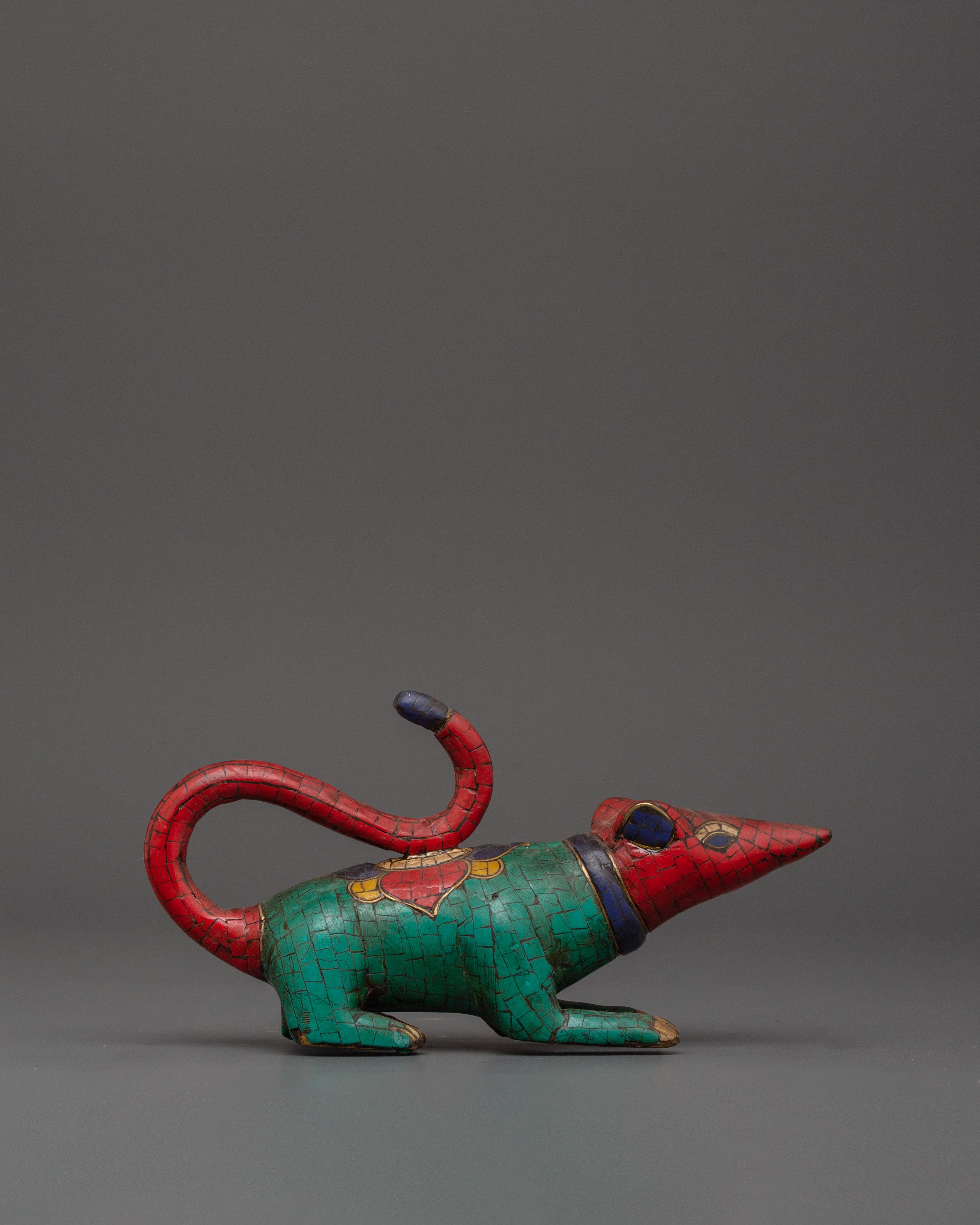 handcrafted-brass-mouse-statue