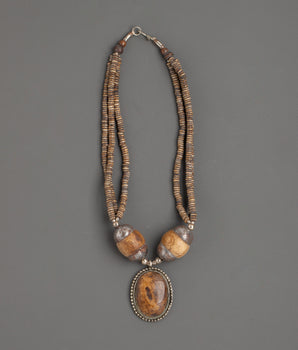 necklace-with-artificial-stones