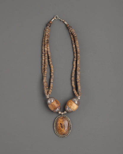 necklace-with-artificial-stones