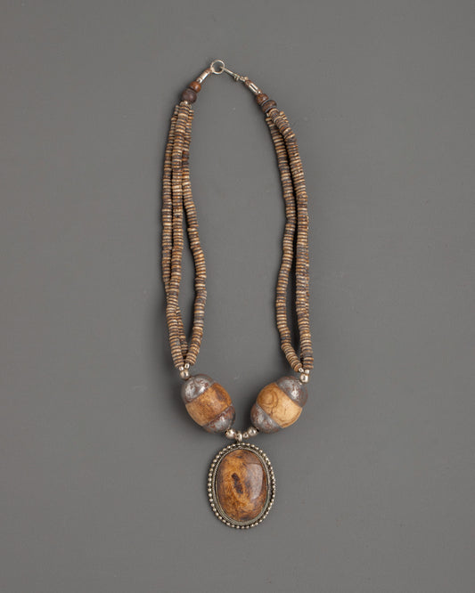 necklace-with-artificial-stones