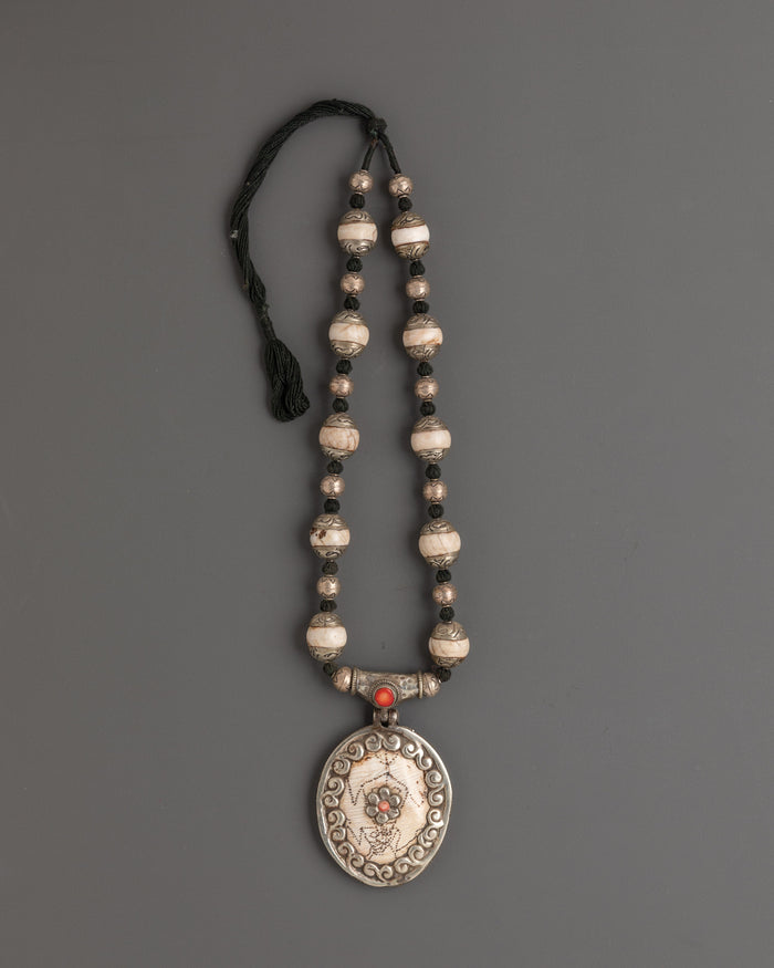 Tibetan Conch Shell Necklace with Coral Inlay Pendant
