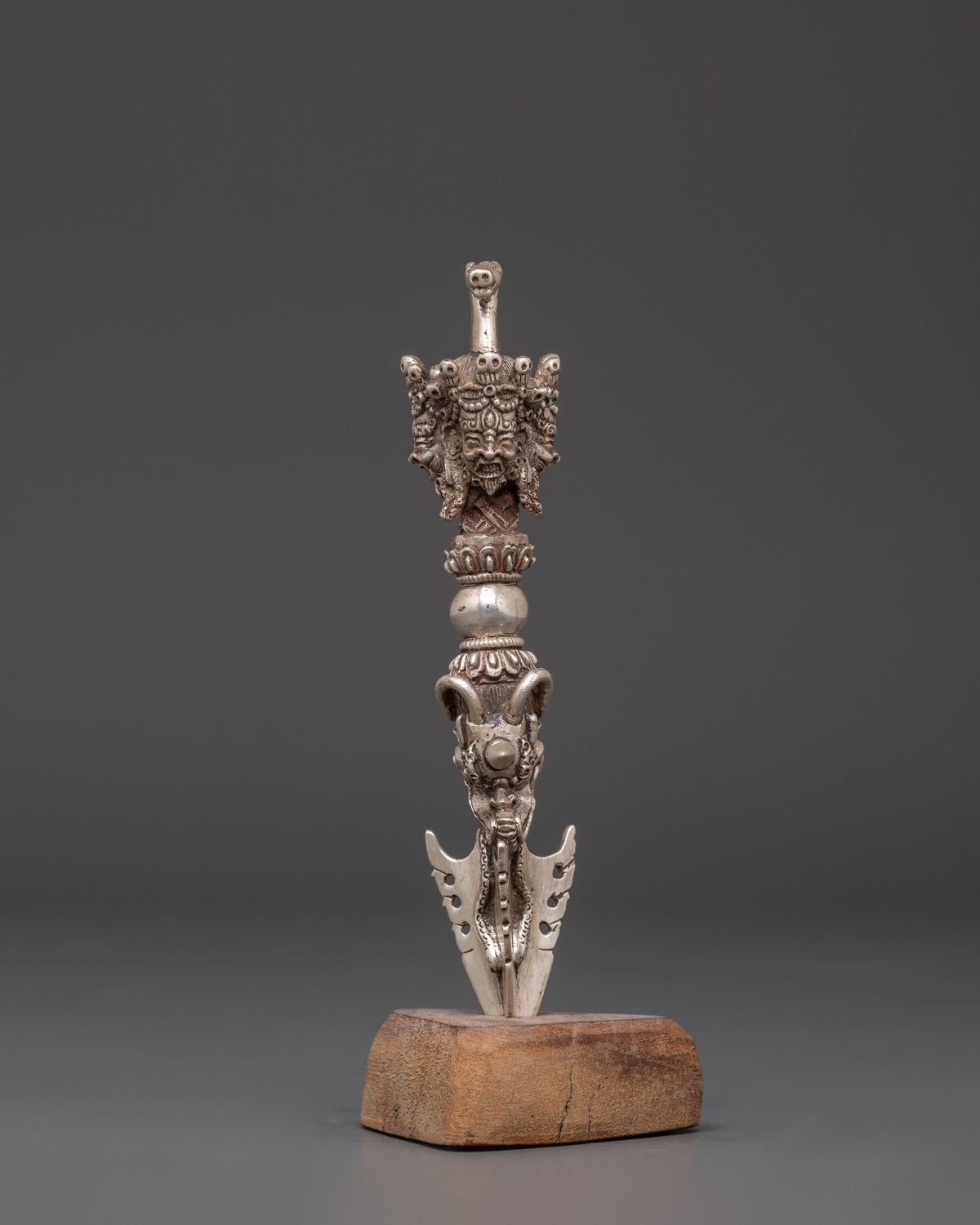 Silver Ritual Dagger | Blade of Liberation