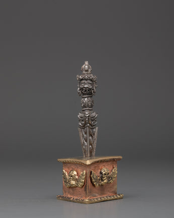 phurba-sacred-tibetan-ritual-dagger