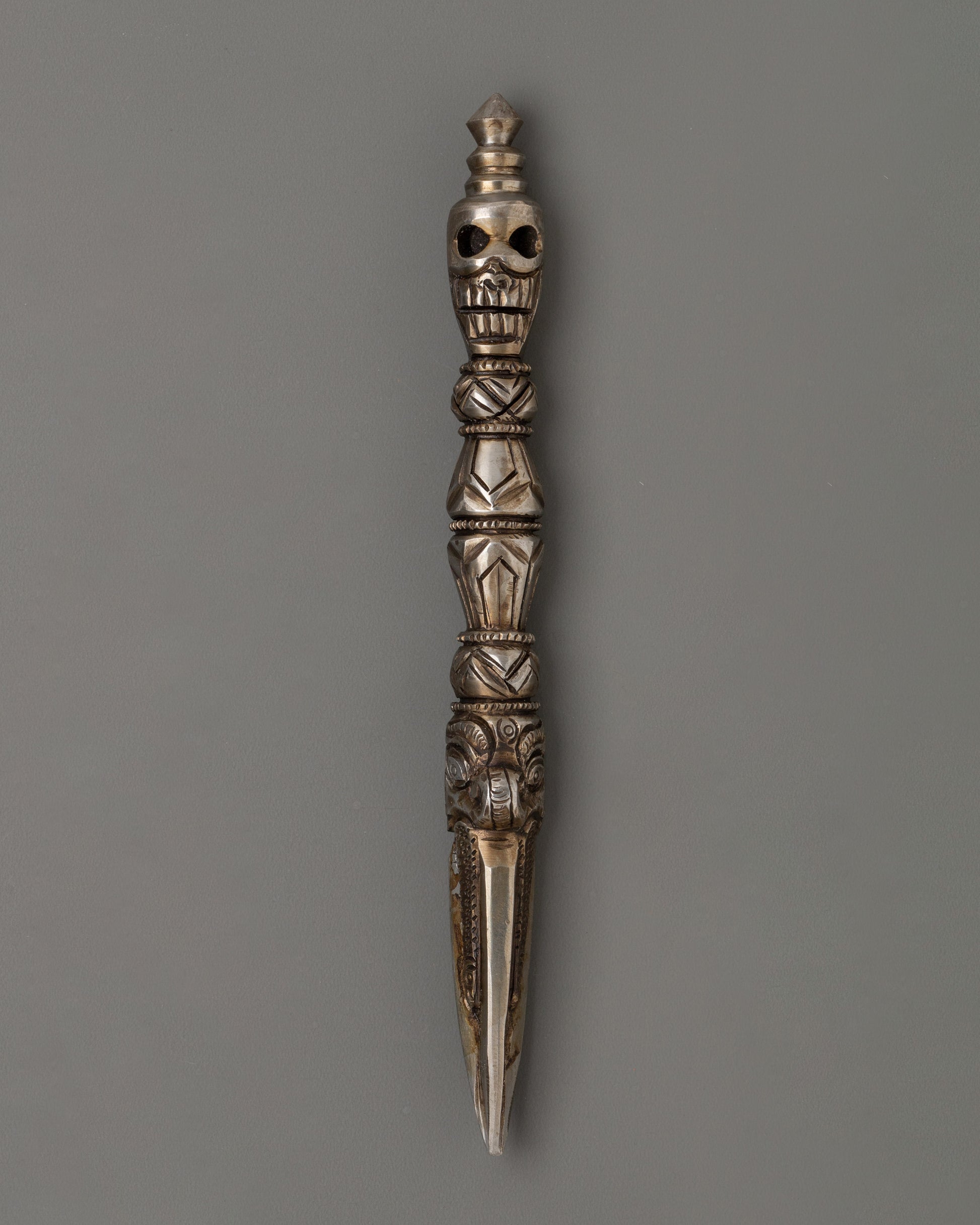 tibetan-ritual-dagger-for-energy-transformation
