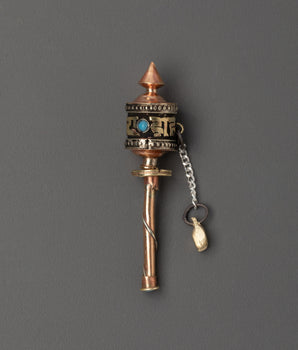 prayer-wheel-buddhist-mantra-spinner