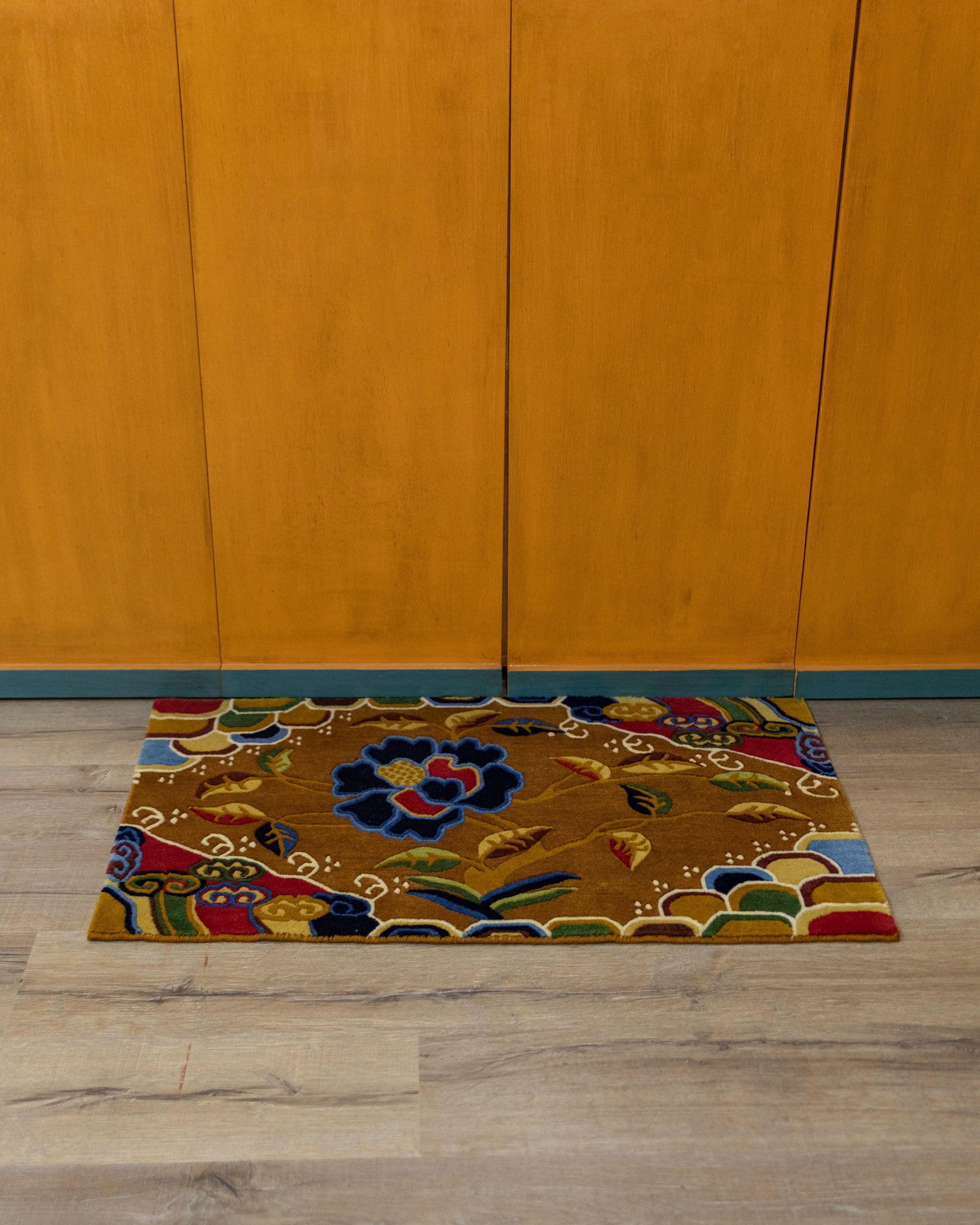 Handcrafted Floral Knotted Rug