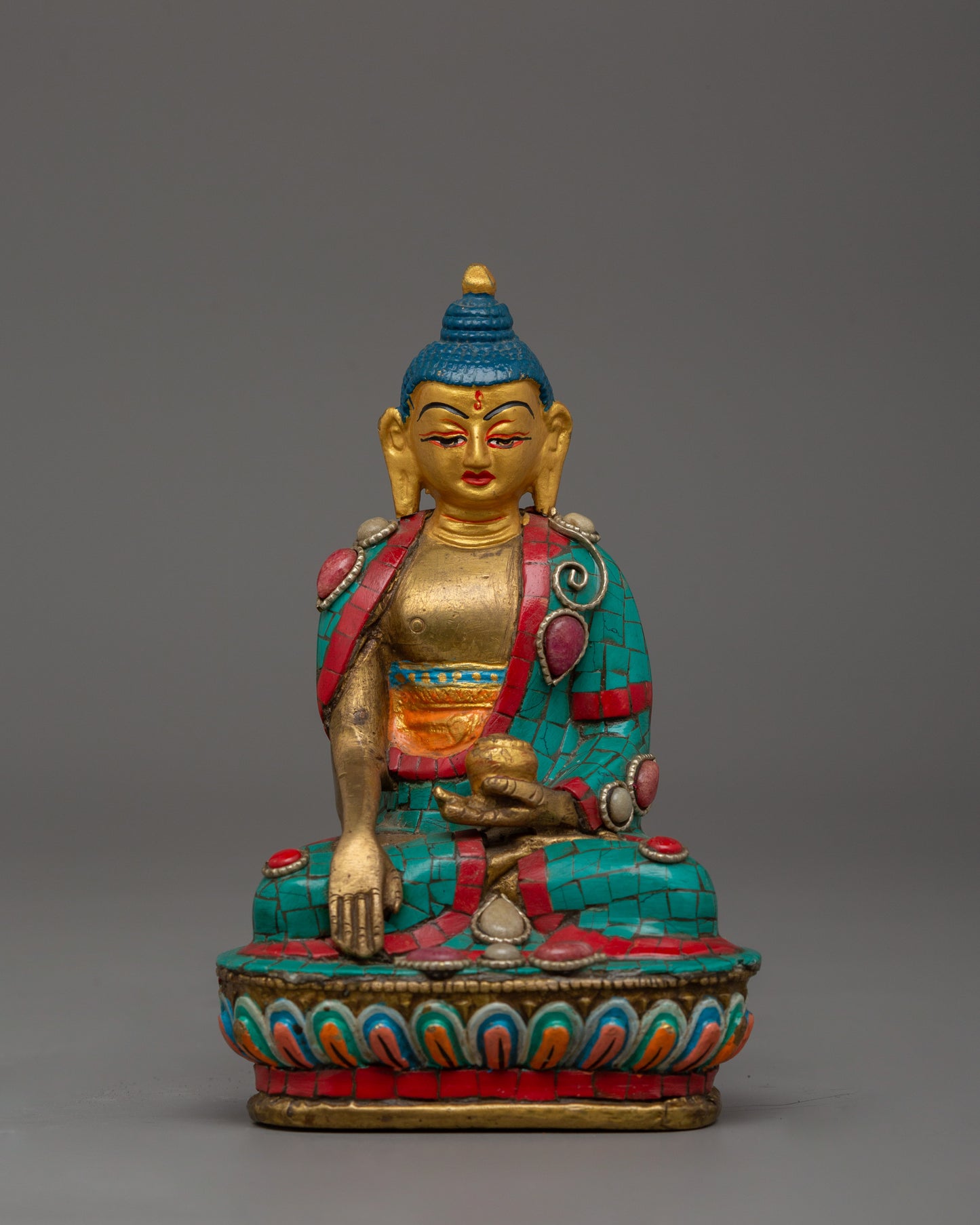 tranquil-shakyamuni-buddha-statue