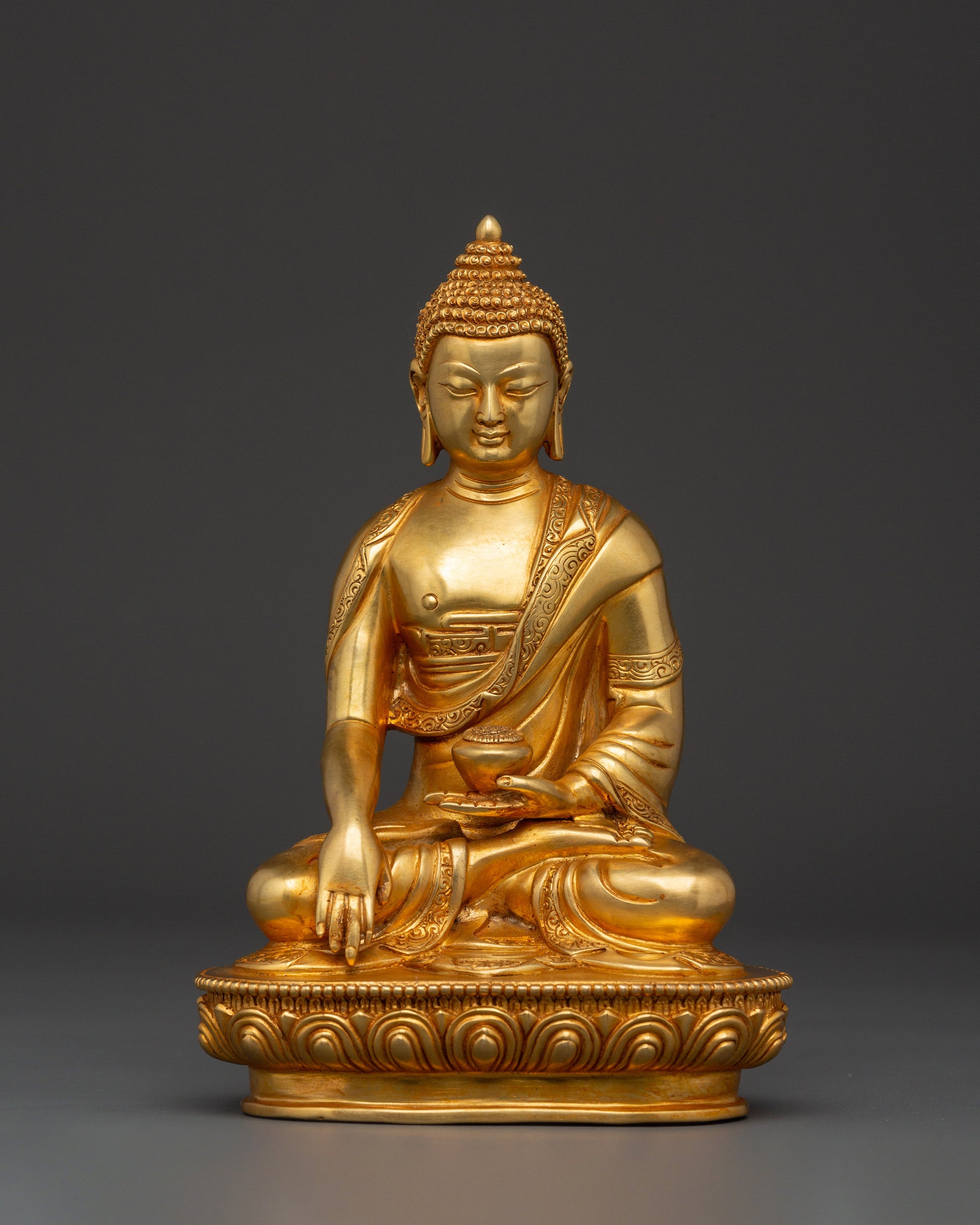 historical-buddha-shakyamuni-sculpture