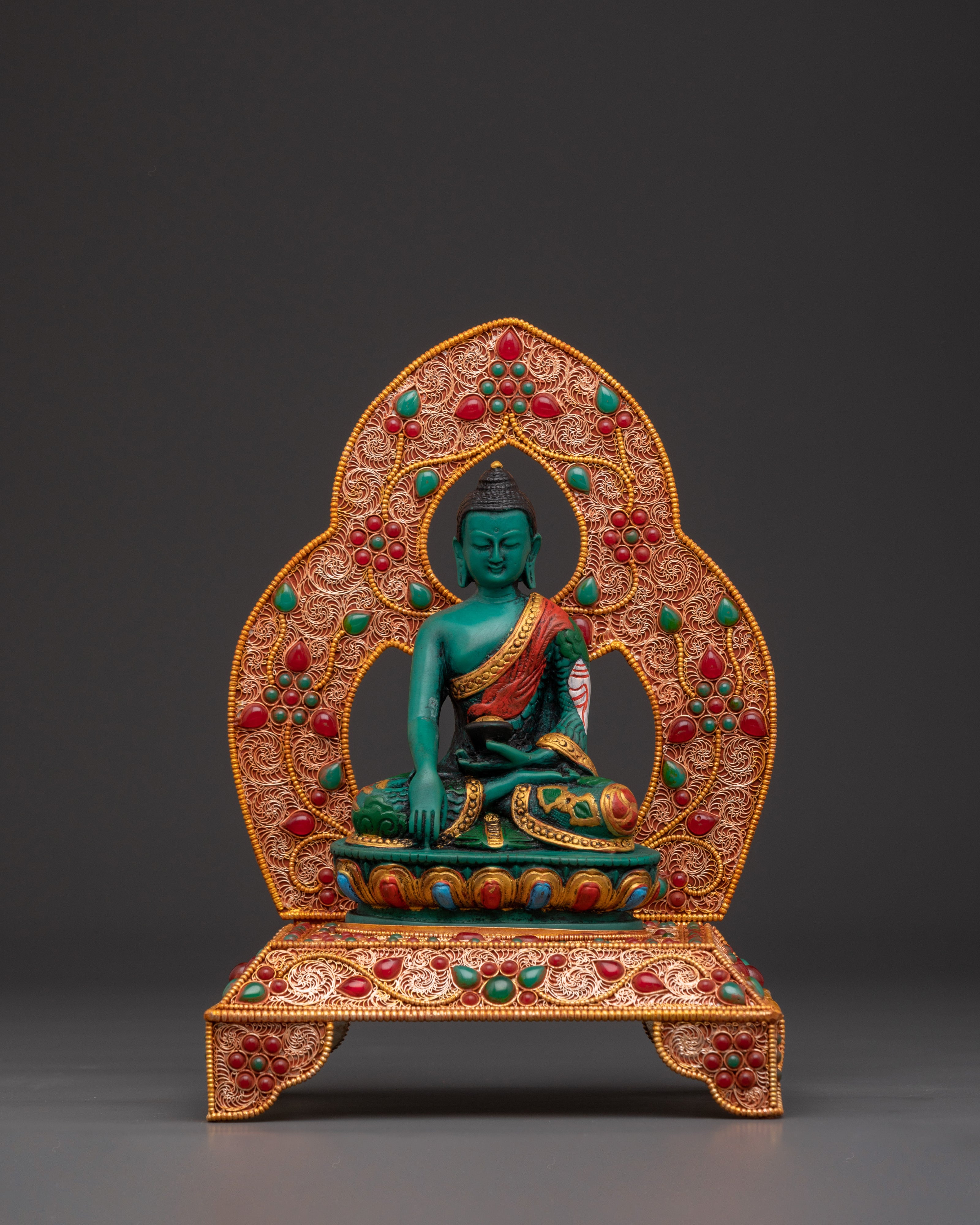 shakyamuni-buddha-statue-on-throne