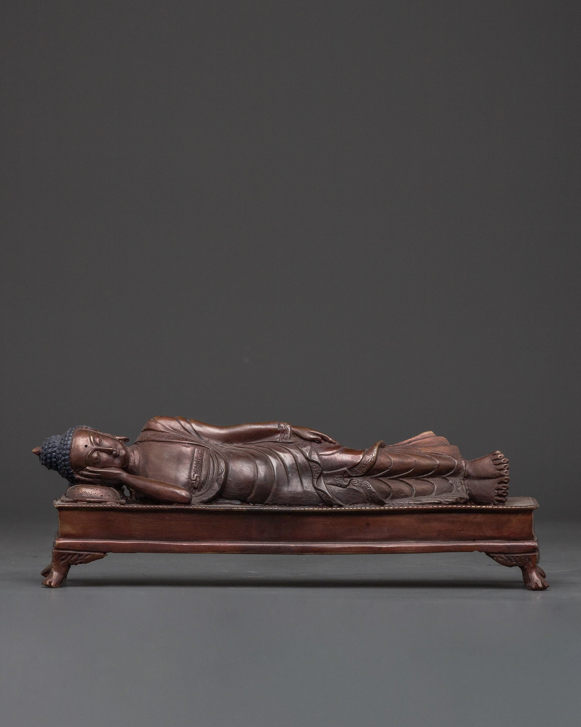 historical-sleeping-buddha-statue
