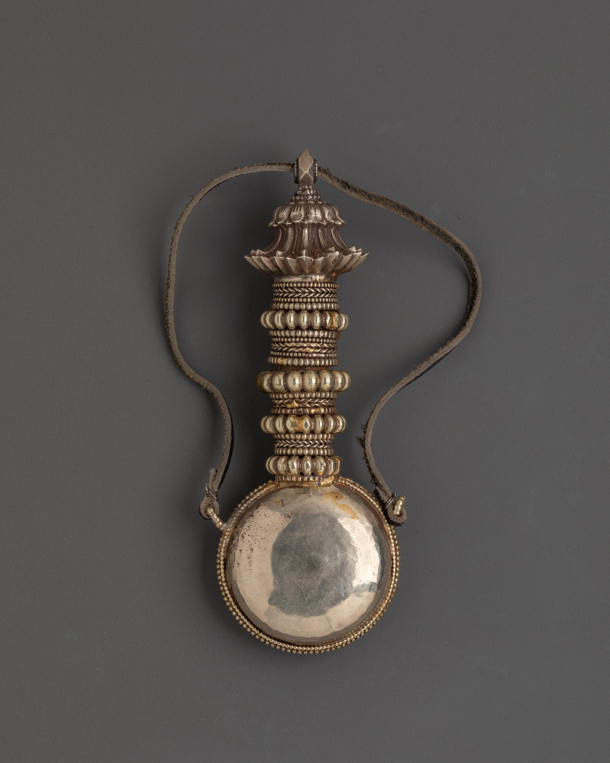 traditional-white-metal-snuff-bottle