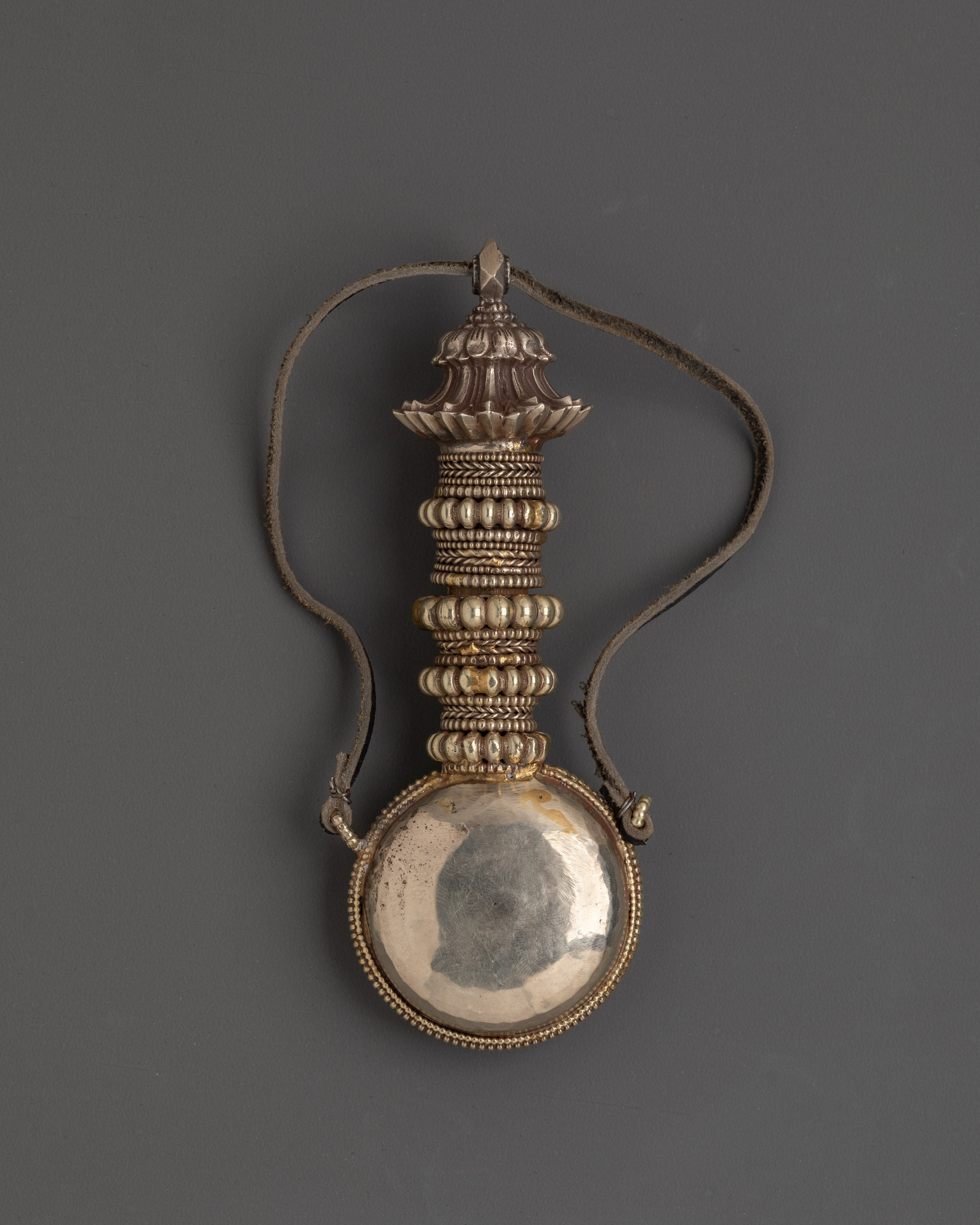 traditional-white-metal-snuff-bottle