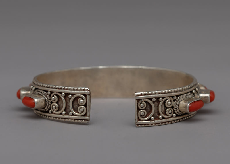 Handcrafted Silver Beaded Bracelet | Stunning Handmade Bracelet Piece for Men and Women
