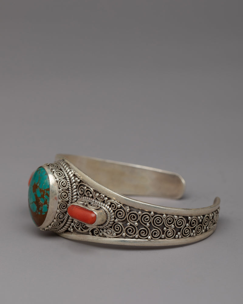 Handcrafted Silver Turquoise Bracelet | A Stunning Accent for Any Occasion