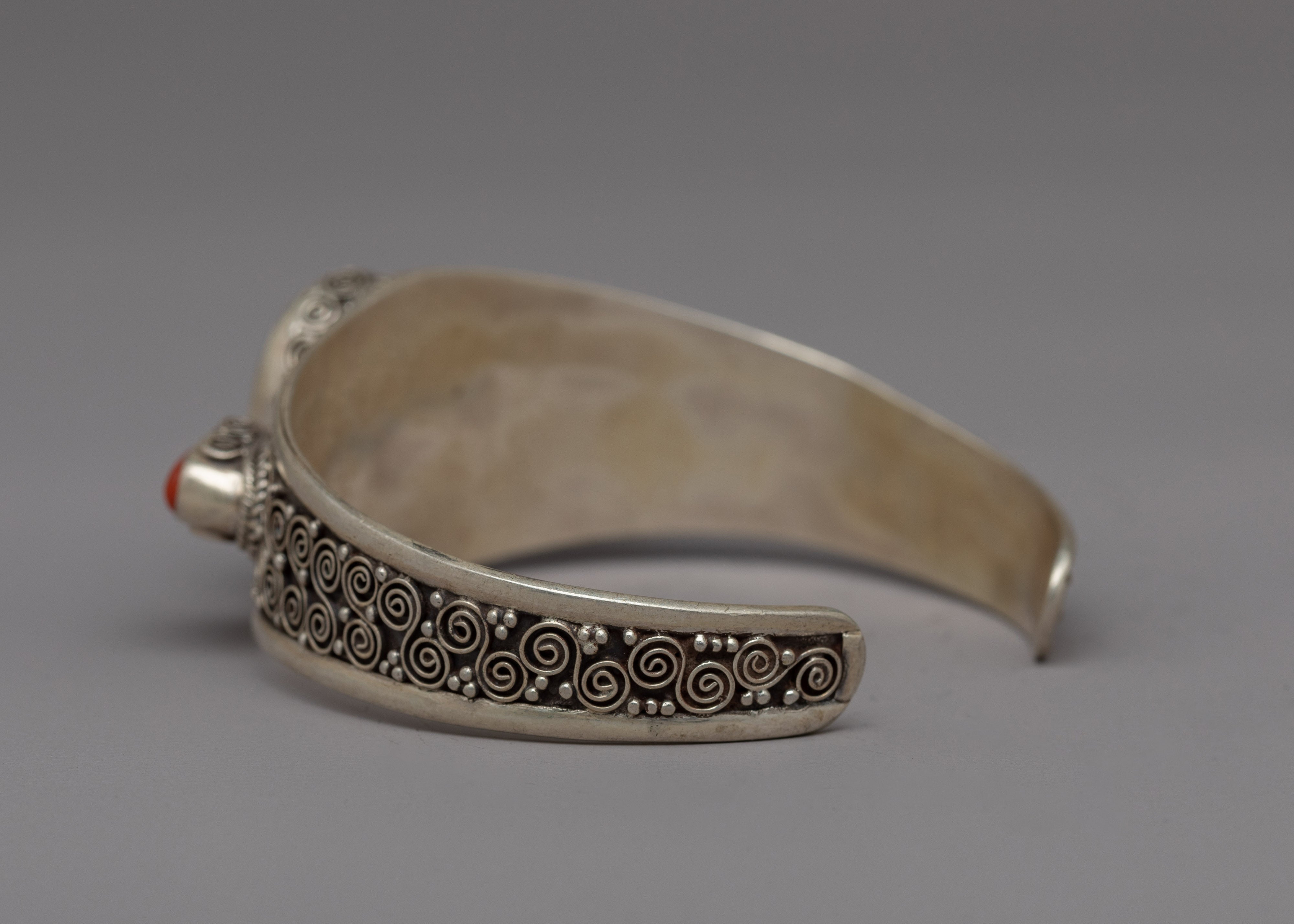 Handcrafted Silver Turquoise Bracelet | A Stunning Accent for Any Occasion