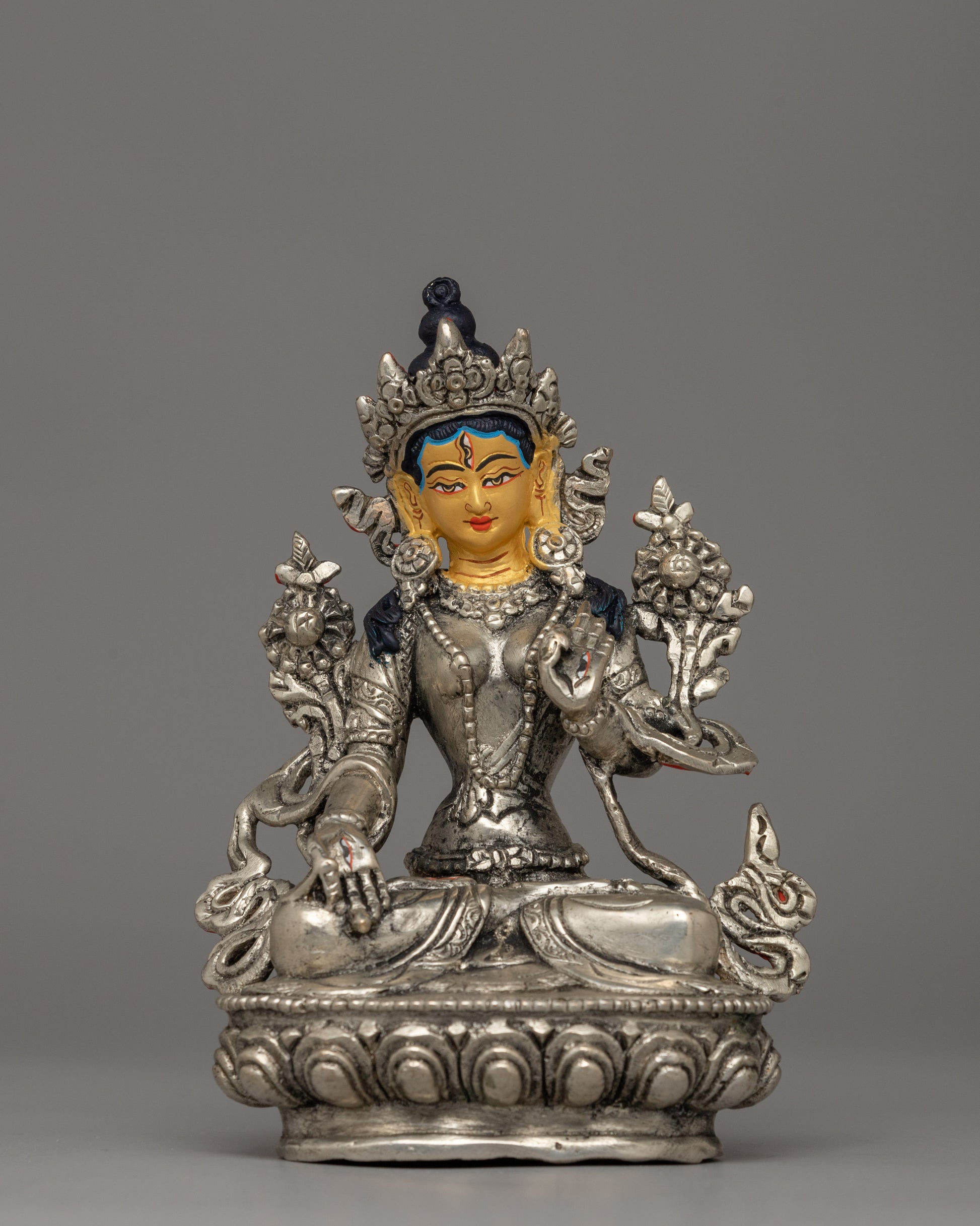 Dolma Karmo Statue