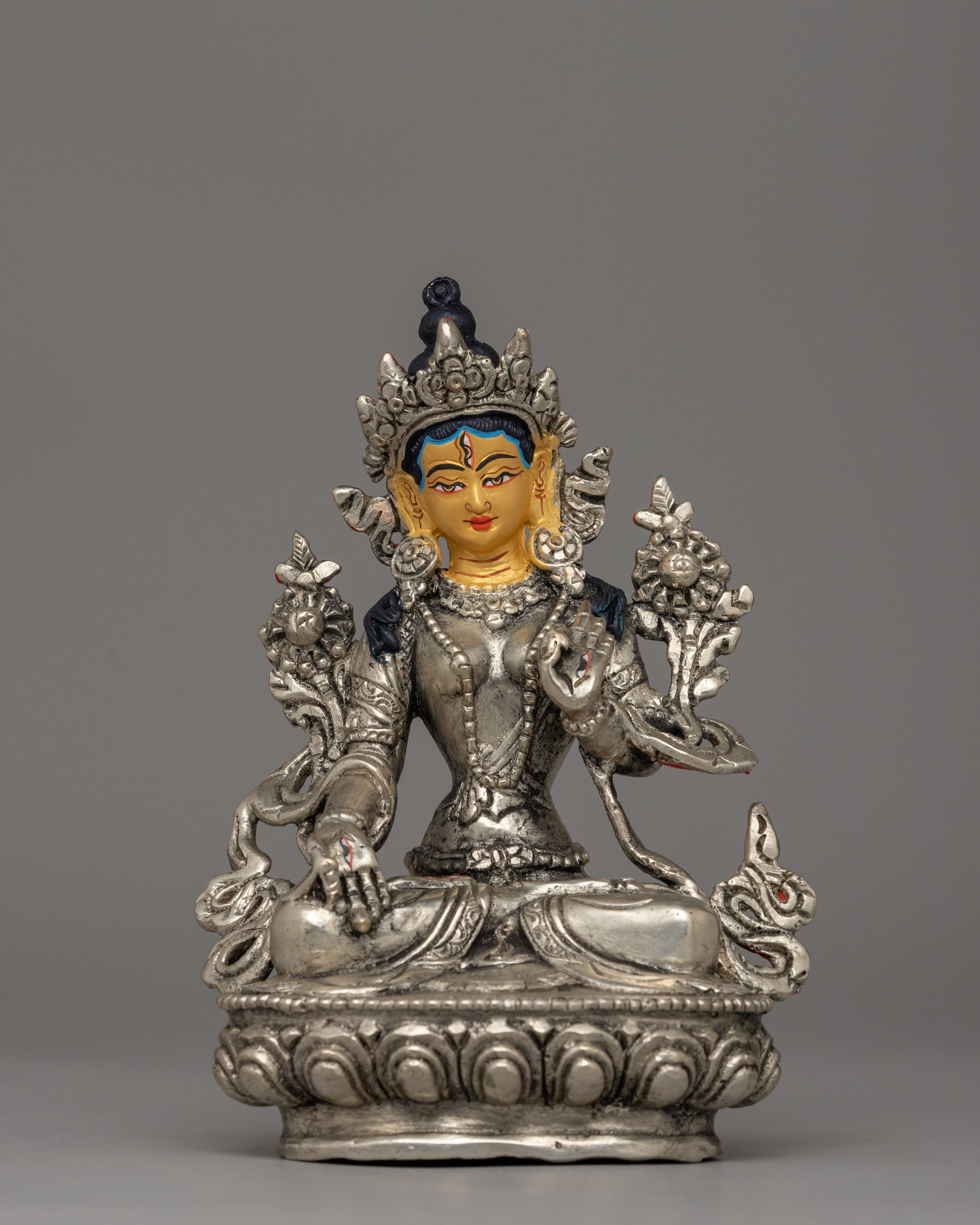 Dolma Karmo Statue