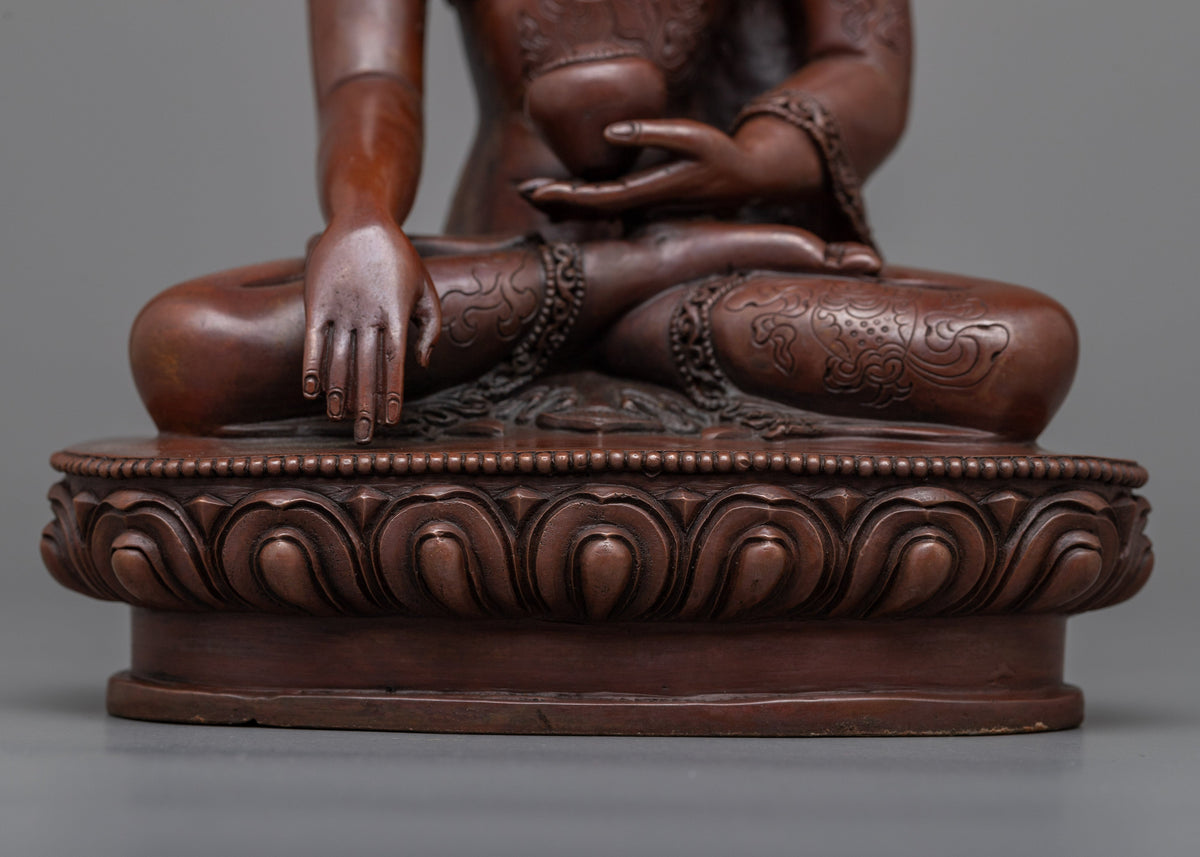 Embrace Serene Shakyamuni's Statue | Teachings of Buddhism