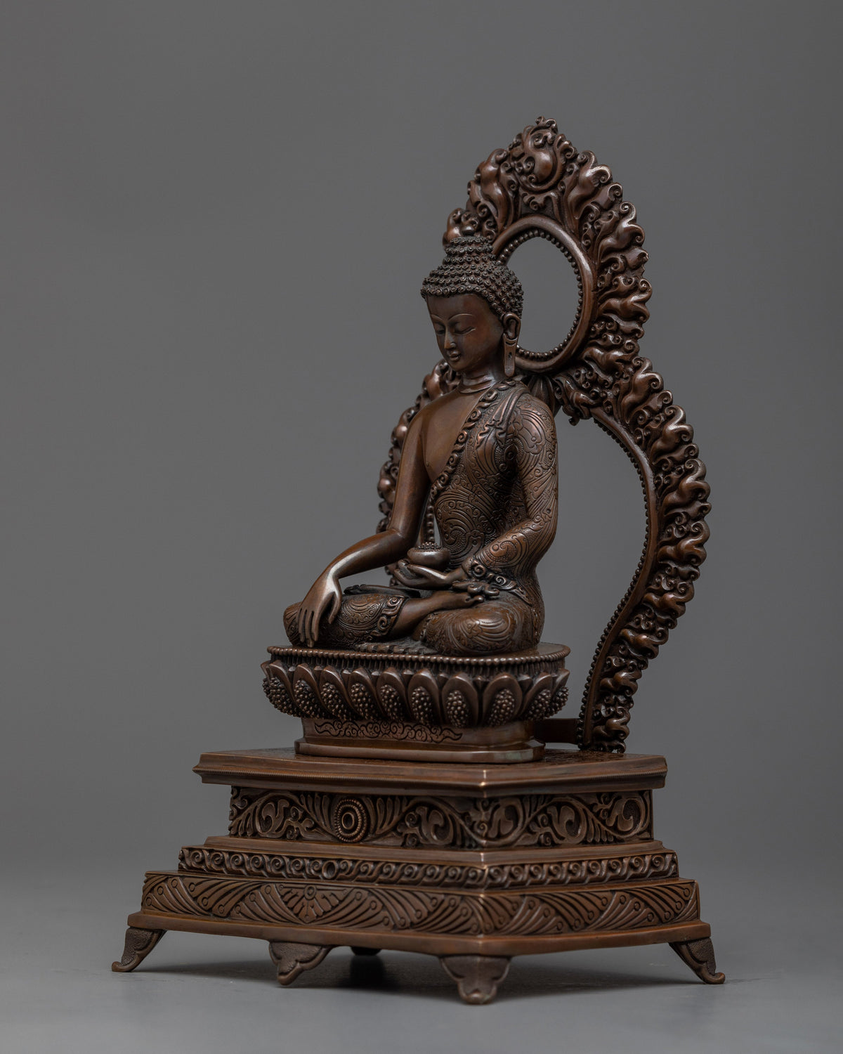 beautiful-buddha-yard-statue